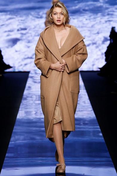 Max Mara in passerella