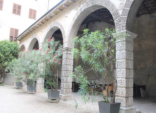 Le scuderie esterne di Palazzo Betta-Grillo a Rovereto