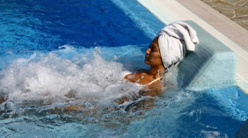 Le vasche termali e le piscine dell'Ermitage Bel Air Medical Hotel di Abano Terme sono alimentate con l'acqua ipertermale e naturalmente calda di tre pozzi