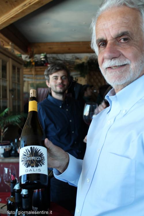 Il Dalis con la dalia in etichetta della Cantina Endrizzi di San Michele all'Adige, già alla quinta generazione di viticoltori (Foto C.Perer)