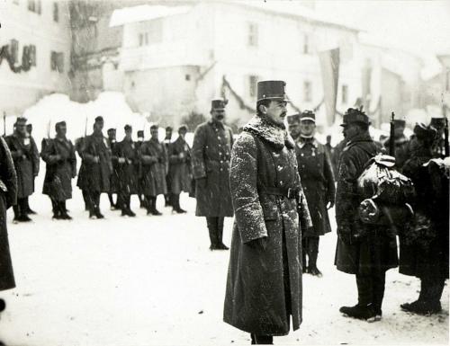 Moena 8 gennaio 1917: Carlo I ispezione le truppe