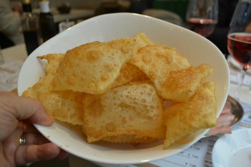 gastronomia modenese. gnocco fritto....
