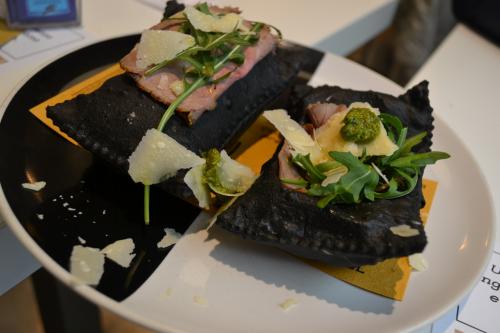 gastronomia modenese. gnocco fritto....nero