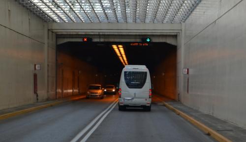 il tunnel che collega Lefkada alla terraferma