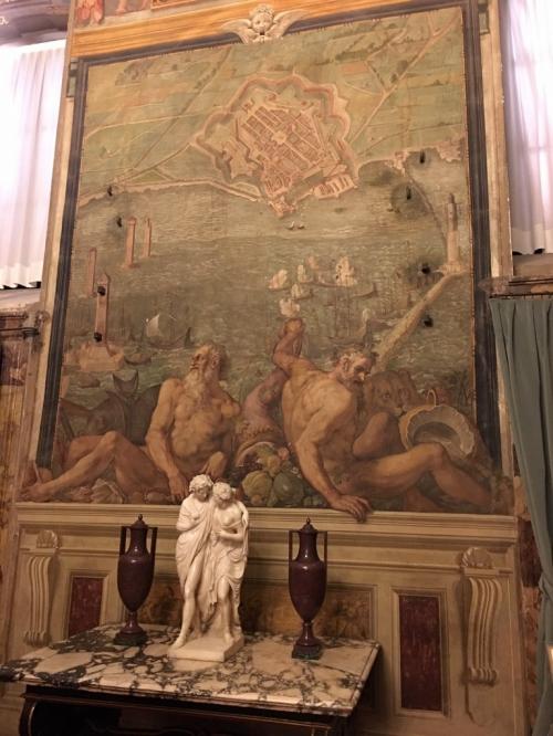 Buona parte della somma ora elargita verrà infatti destinata al restauro di uno dei suggestivi ambienti di Palazzo Pitti: la cosiddetta Sala di Bona