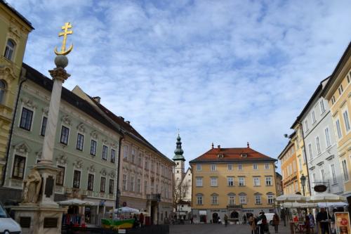 Klagenfurt venne fondata nel 1246: quasi 800 anni di storia e cultura che hanno lasciato un notevole patrimonio di testimonianze