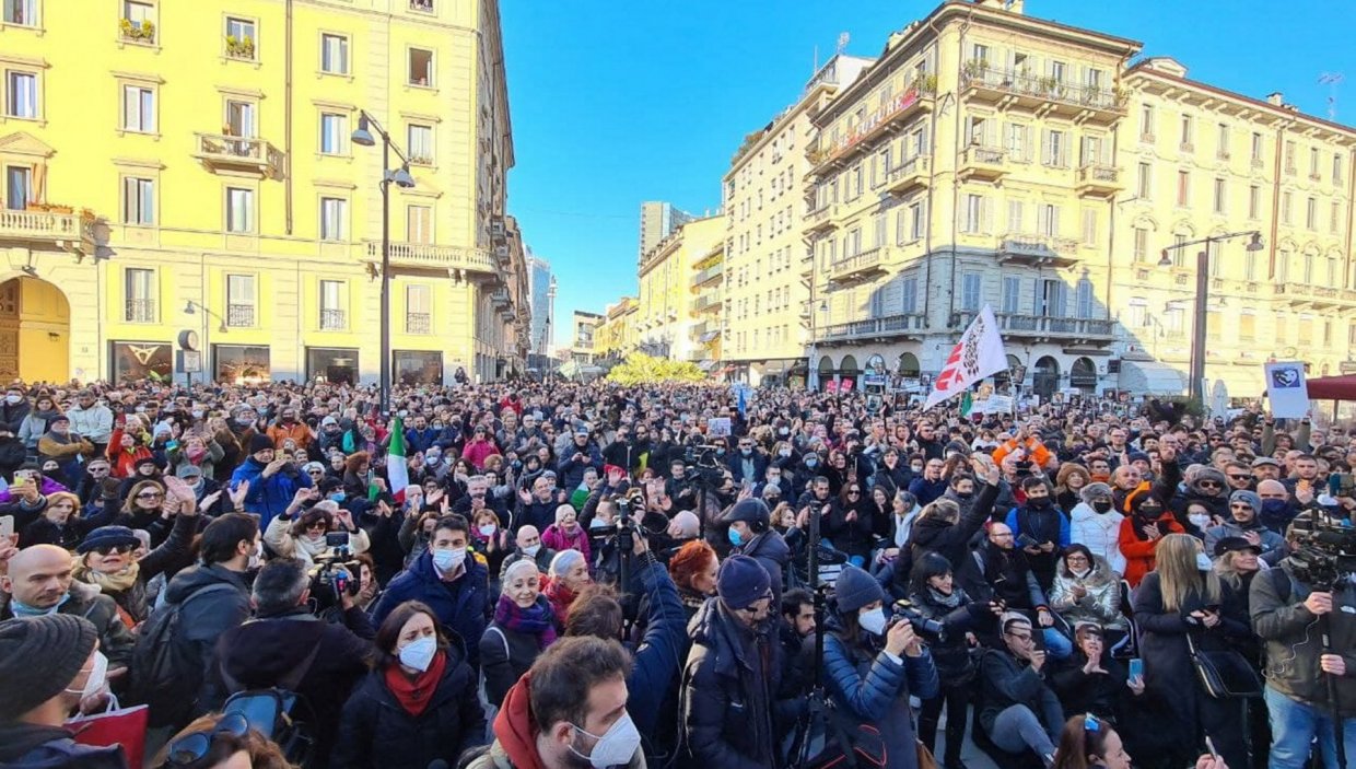 Milano novembre 2021: la piazza del dissenso